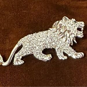 Rhinestone lion brooch